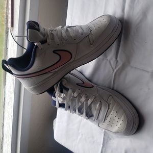 Youth Nike Court Borough Low 2 SE DB3090-100 White Casual Shoes Sneakers Size 6